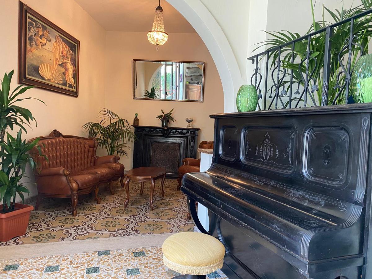 La Hotel 3*